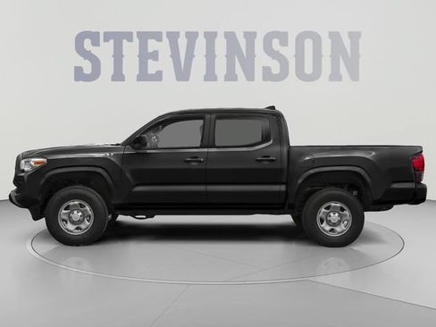 Used 2019 Toyota Tacoma SR5 AWD/4WD image 3