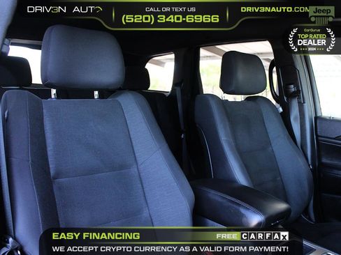 Used 2017 Jeep Grand Cherokee Laredo image 15