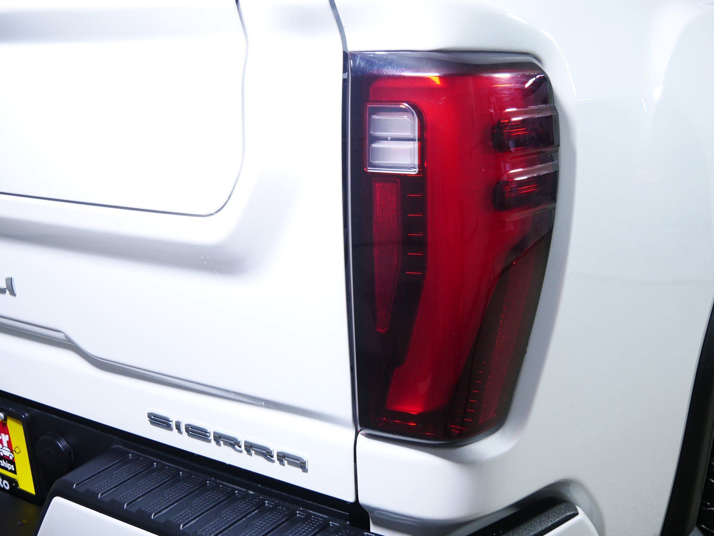 Used 2024 GMC Sierra 2500 Denali w/ Denali Reserve Package AWD/4WD image 17