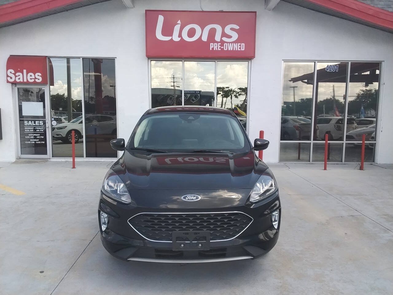 Used 2022 Ford Escape SEL FWD image 1