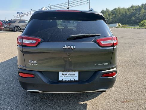 Used 2016 Jeep Cherokee Limited AWD/4WD image 4
