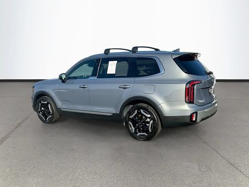 Used 2024 Kia Telluride EX w/ EX Captain's Chair Package FWD image 5