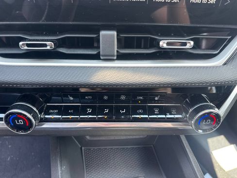 Used 2026 Chevrolet Equinox LT w/ Convenience Package II AWD/4WD image 27