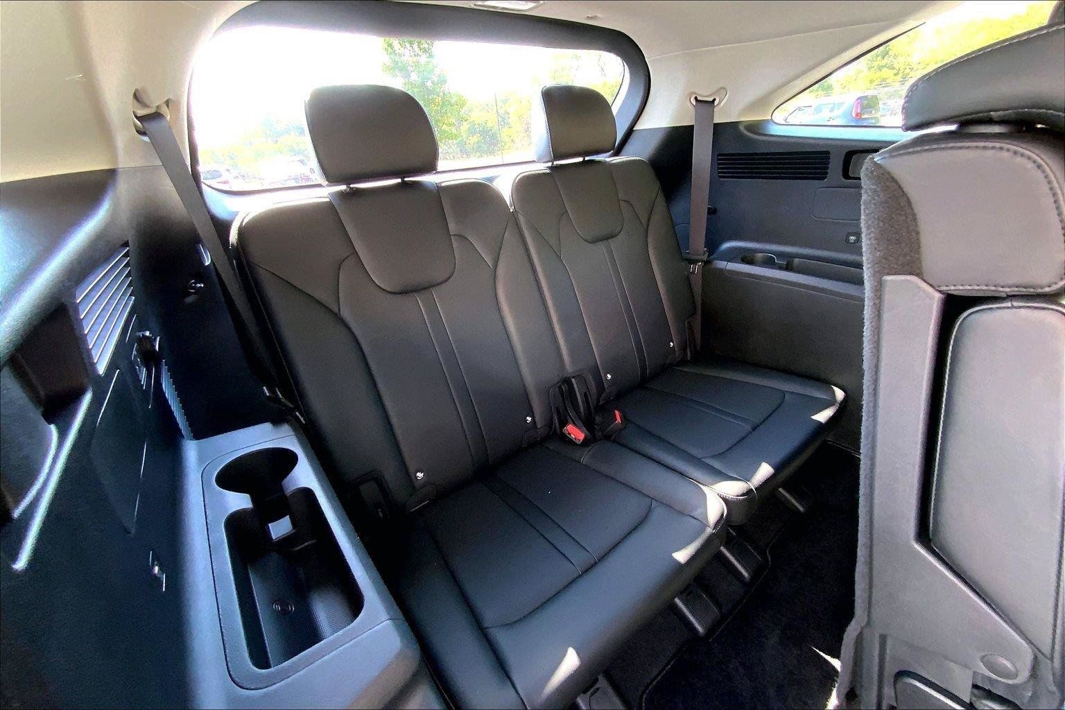 Used 2025 Kia Sorento S FWD image 26