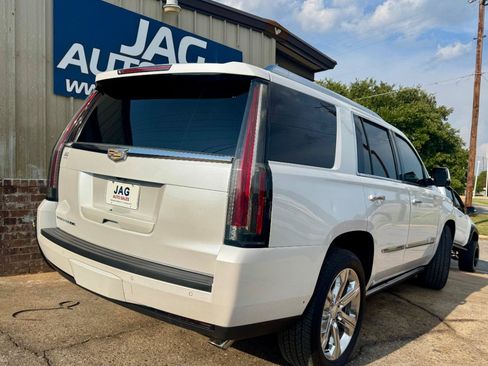 Used 2016 Cadillac Escalade Premium AWD/4WD image 7