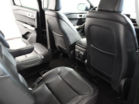 Used 2020 Ford Explorer XLT w/ Equipment Group 202A AWD/4WD image 22