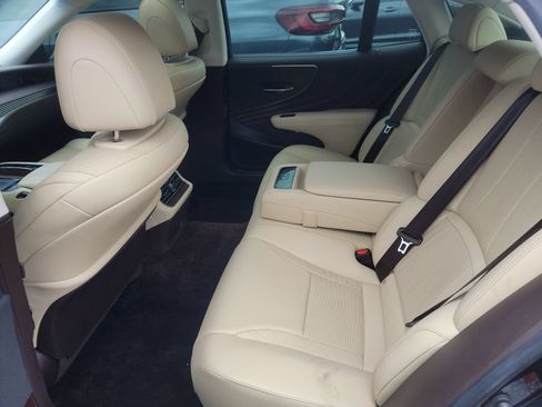 Used 2019 Lexus LS 500 RWD image 5