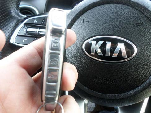 Used 2020 Kia Forte GT-Line w/ GT-Line Premium Package FWD image 32