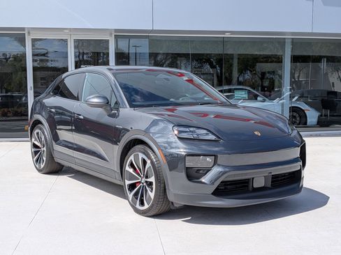 New 2026 Porsche Macan 4S Electric AWD/4WD image 7