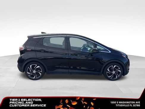 Used 2022 Chevrolet Bolt LT w/ Infotainment Package FWD image 6