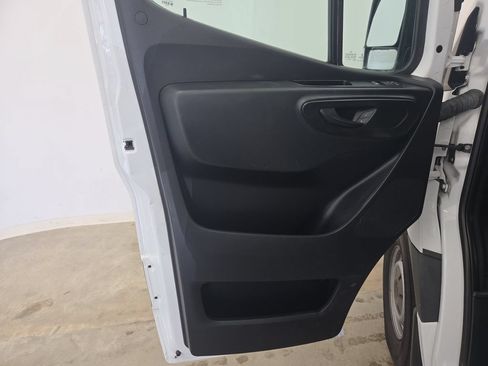 Used 2021 Mercedes-Benz Sprinter 2500 image 19