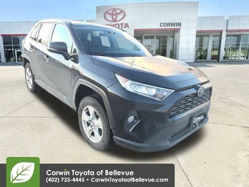 Used 2020 Toyota RAV4 XLE image 29