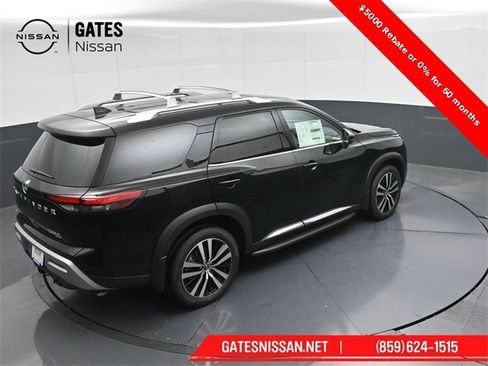 New 2025 Nissan Pathfinder Platinum image 52