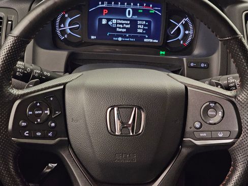 Used 2025 Honda Passport TrailSport image 17