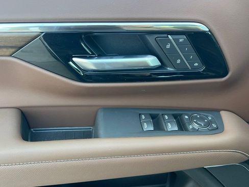 New 2026 Chevrolet Suburban High Country AWD/4WD image 8