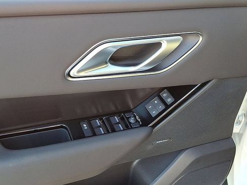 Certified 2026 Land Rover Range Rover Velar Dynamic SE AWD/4WD image 8
