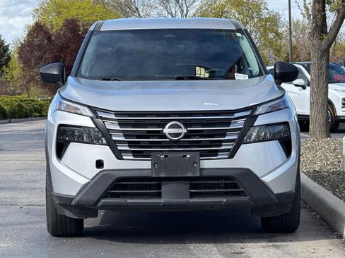 Used 2024 Nissan Rogue S image 9