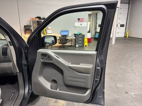 Used 2020 Nissan Frontier SV image 26