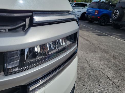 Used 2024 Ford Expedition XLT RWD image 3