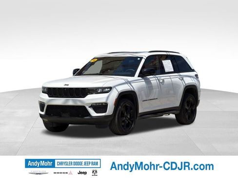 Used 2024 Jeep Grand Cherokee Limited w/ Luxury Tech Group II AWD/4WD image 3
