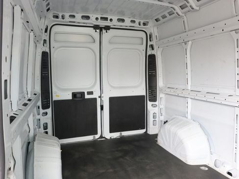 Used 2025 RAM ProMaster 2500 w/ Convenience Group FWD image 23