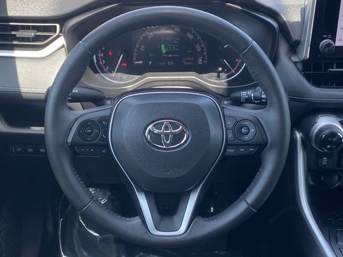 Certified 2023 Toyota RAV4 XLE w/ Convenience Package image 15