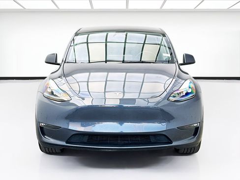 Used 2023 Tesla Model Y Long Range AWD/4WD image 2