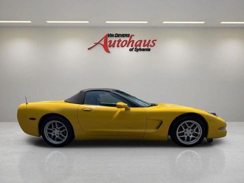 Used 2003 Chevrolet Corvette Convertible w/ Preferred Equipment Group1 RWD image 9