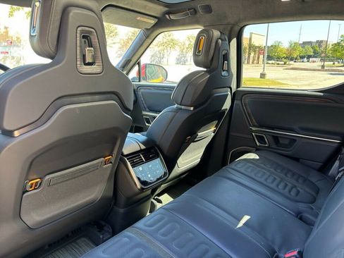 Used 2022 Rivian R1T Launch Edition image 16