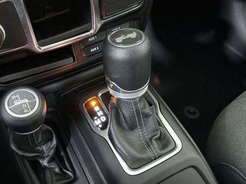 Used 2024 Jeep Wrangler Unlimited Sport AWD/4WD image 23