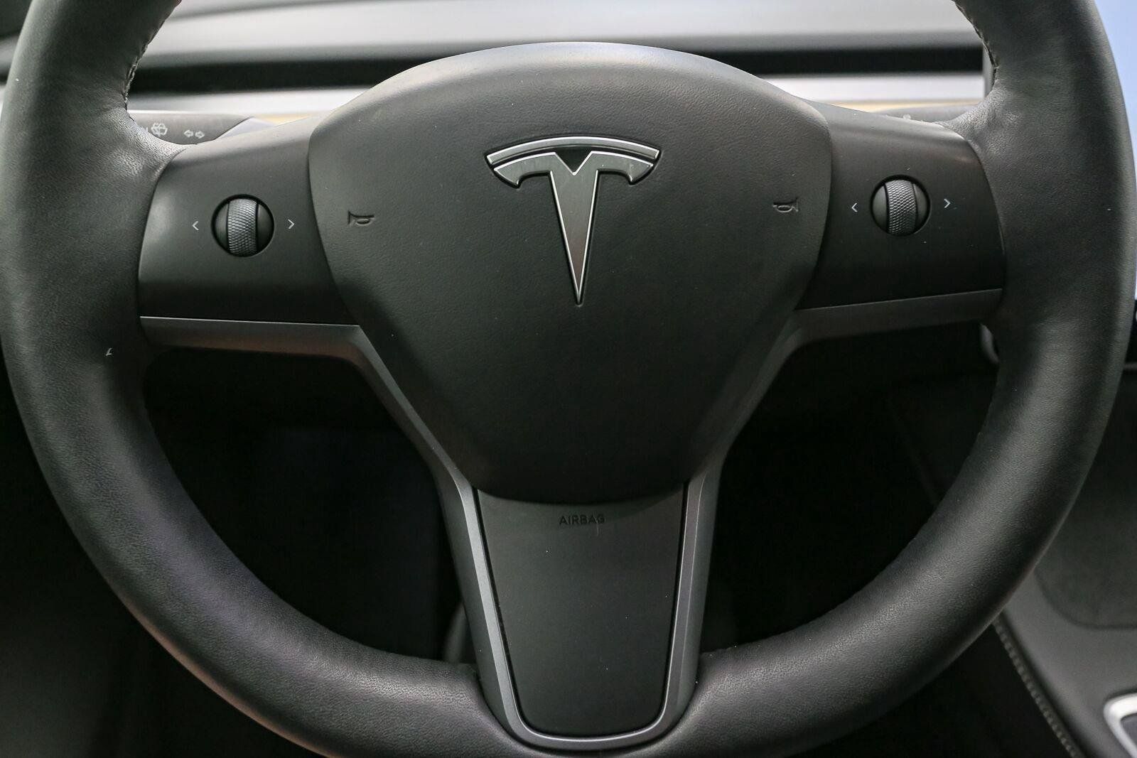 Used 2023 Tesla Model Y Long Range AWD/4WD image 35