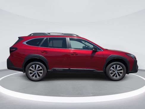 Certified 2025 Subaru Outback Premium AWD/4WD image 4
