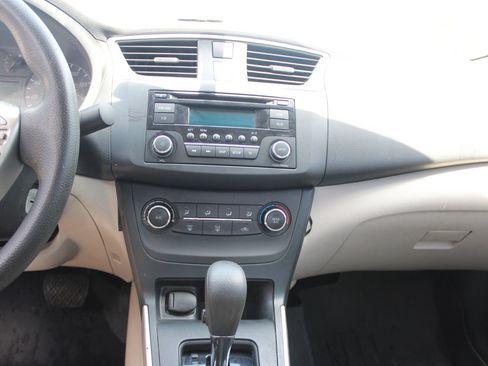 Used 2016 Nissan Sentra S FWD image 13
