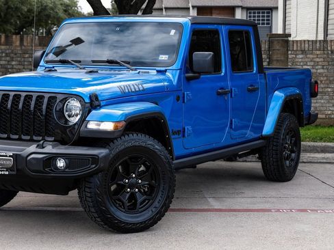Used 2021 Jeep Gladiator Willys image 13