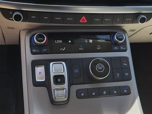 Used 2025 Hyundai Palisade Calligraphy image 25