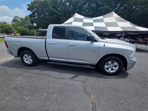Used 2013 RAM 1500 Classic SLT w/ Premium Display Pkg RWD image 4