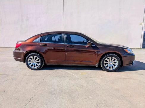 Used 2013 Chrysler 200 Touring image 9