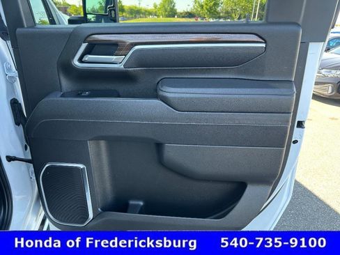 Used 2025 Chevrolet Silverado 2500 LT w/ Safety Package AWD/4WD image 13