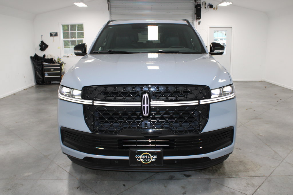New 2027 Lincoln Navigator L Reserve w/ Jet Appearance Package AWD/4WD image 2