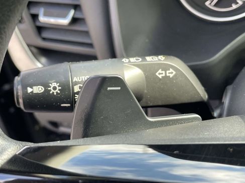 Used 2023 Nissan Rogue SV image 32