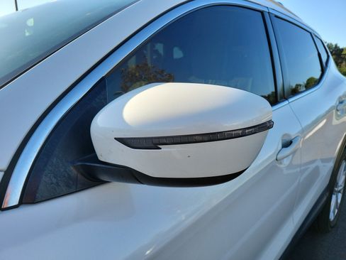 Used 2018 Nissan Rogue Sport SV FWD image 7