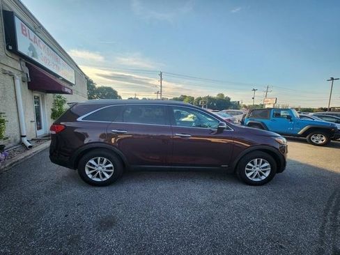 Used 2018 Kia Sorento AWD image 8