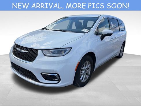 Certified 2023 Chrysler Pacifica Touring-L FWD image 1