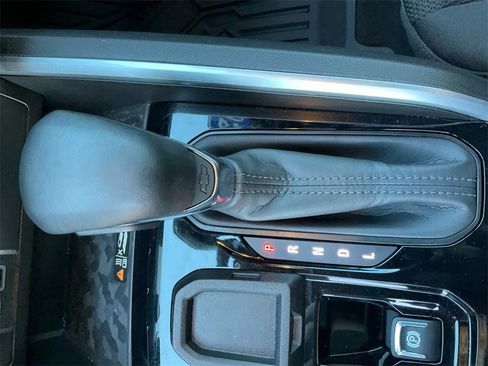 Used 2024 Chevrolet Colorado LT w/ LT Convenience Package II image 36