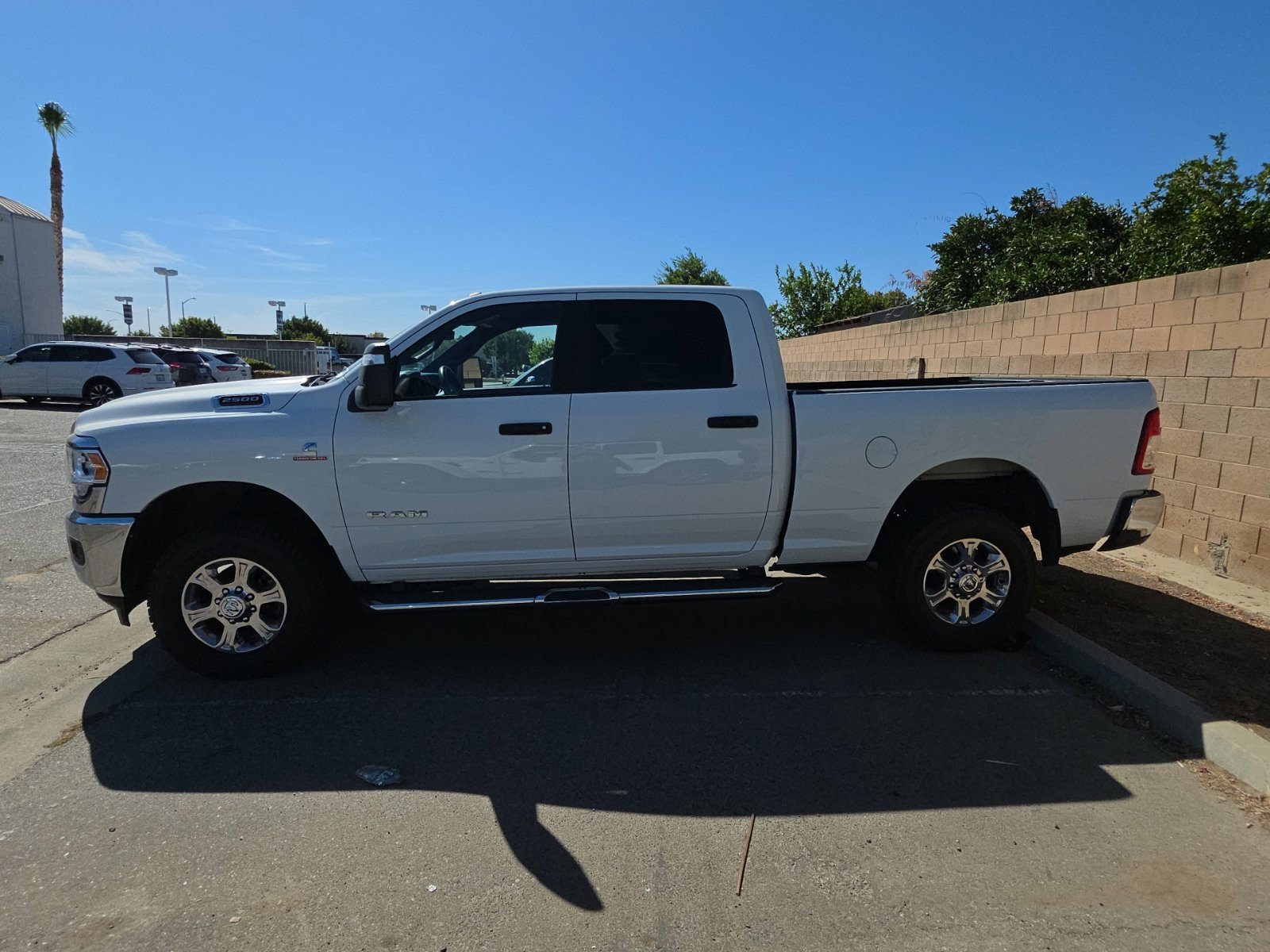 Used 2024 RAM 2500 Big Horn AWD/4WD image 3