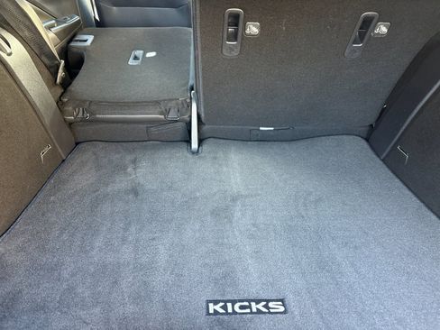 Used 2020 Nissan Kicks SR w/ SR Premium Package FWD image 15