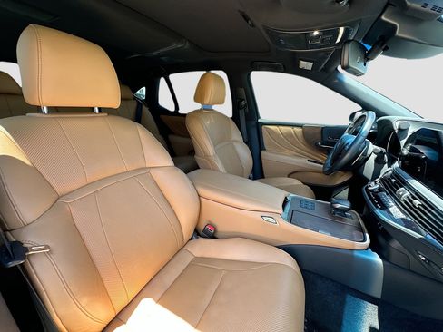Used 2023 Lexus LS 500 RWD image 15