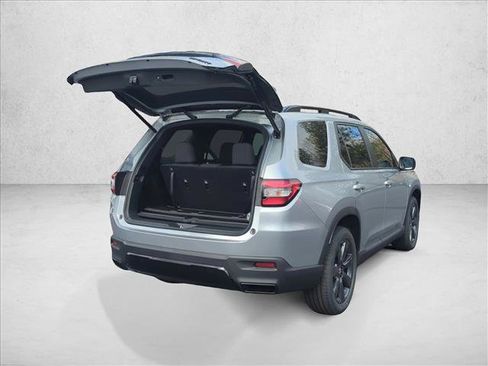 New 2026 Honda Pilot Sport image 2