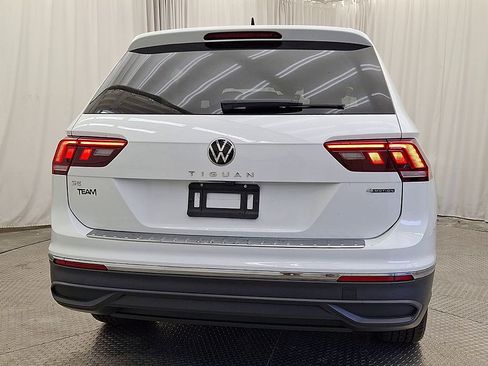 Used 2022 Volkswagen Tiguan SE AWD/4WD image 2