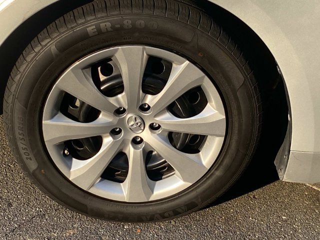 Used 2023 Toyota Corolla LE FWD image 5